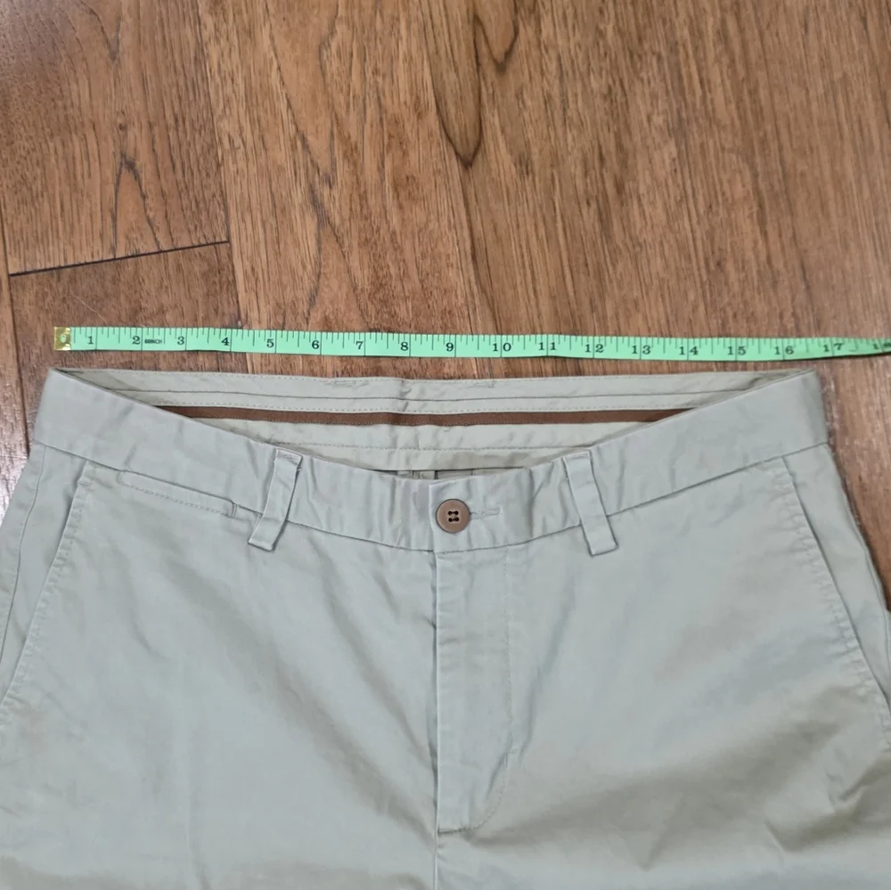 Tommy Bahama Classic Flat Front Stretch Casual Khaki Shorts 10 Inch Inseam. 34 - Picture 7 of 10